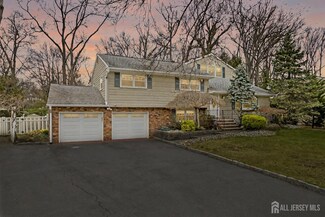 26 Remington Dr, Edison, NJ 08820