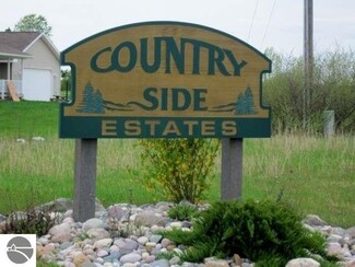 4611 Choice Cir, Traverse City, MI 49685