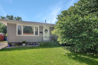 7932 Duluth St, Highland, IN 46322