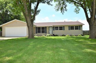 172 Green St, Center Point, IA 52213