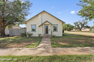 255 W Crosby St, Slaton, TX 79364