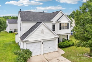3038 Old Ironside Dr, Charlotte, NC 28213