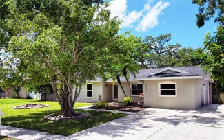 3236 Kingswood Dr, Sarasota, FL 34232