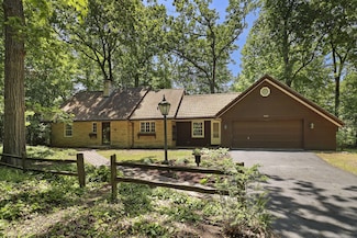3023 Bruce Dr, Racine, WI 53404