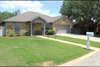 105 Yucca, Jourdanton, TX 78026