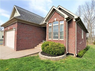 848 Twin Oaks Dr, Henryville, IN 47126