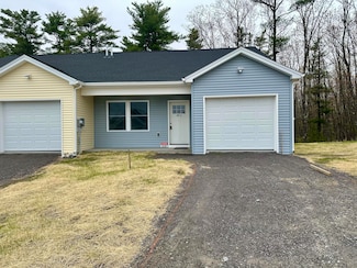29 Village Cir Unit 1, Augusta, ME 04330