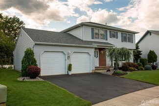 12 Van Loan Ave, Sayreville, NJ 08872