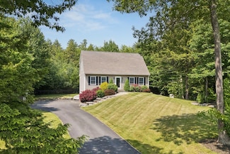 14 Jordan Cir, Gray, ME 04039