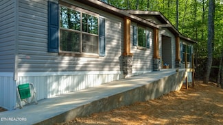 915 Yellow Breeches Rd, Cosby, TN 37722