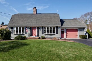 890 Shore Rd, Pocasset, MA 02559