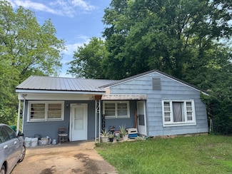 2511 6th Ave N, Columbus, MS 39701