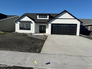 6019 S 14th St, Grand Forks, ND 58201