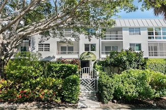 72 7th St S Unit 206, Naples, FL 34102