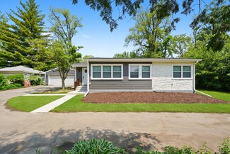 2936 Willow Rd, Homewood, IL 60430