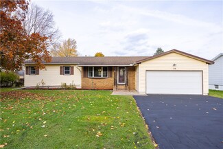 39 Paddington Dr, Rochester, NY 14624