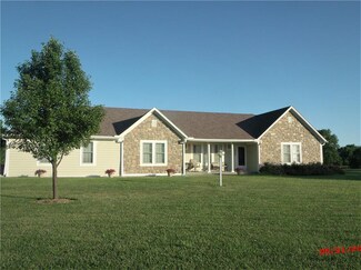 1004 E Park Rd, Garnett, KS 66032