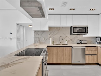 20301 W Country Club Dr Unit PH29, Aventura, FL 33180