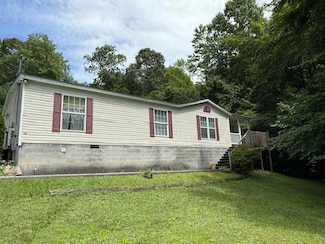 302 Mountain Creek Dr, Cool Ridge, WV 25825