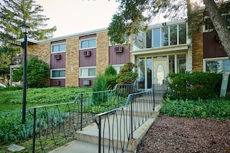 1320 Lore Ln Unit 101, Lombard, IL 60148