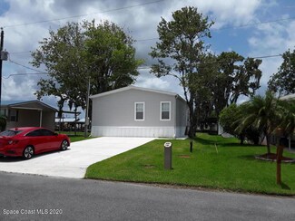 109 Happiness Dr, Welaka, FL 32193
