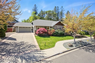 2270 Haviland Dr, Grants Pass, OR 97527