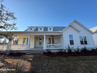 851 Meadowsweet Ln, Leland, NC 28451