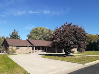 N3992 Shamrock Cir, Freedom, WI 54913