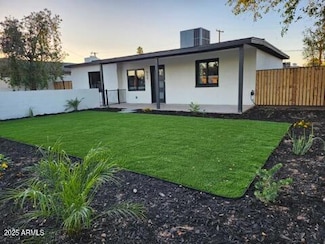 954 E Henry St, Tempe, AZ 85281