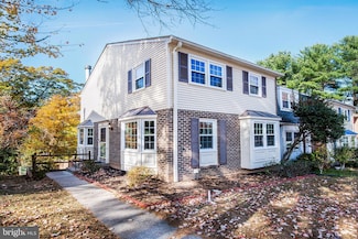 5008 Head Ct, Fairfax, VA 22032
