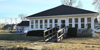 145 W 19th St, Baxter Springs, KS 66713