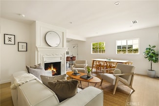 14519 Addison St, Sherman Oaks, CA 91403