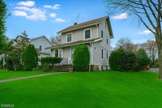 902 Center St, Garwood, NJ 07027