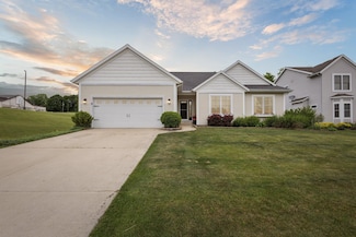 552 N Creek Ct NE, Rockford, MI 49341