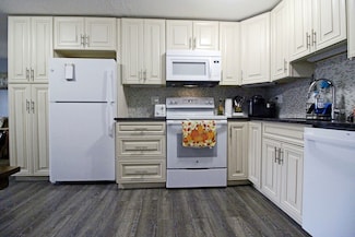 39 Pleasant St Unit B19, Northborough, MA 01532