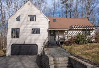 34 Oak Ridge Dr, Standish, ME 04084