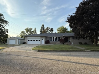 503 Cleveland St, Bad Axe, MI 48413