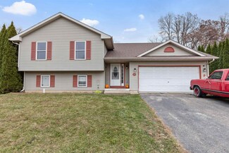 117 Drew Ct NE, Poplar Grove, IL 61065