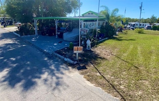 9475 Gray Fox Dr, Weeki Wachee, FL 34613