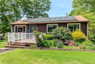 12 Twin Leaf Trail, Saunderstown, RI 02874