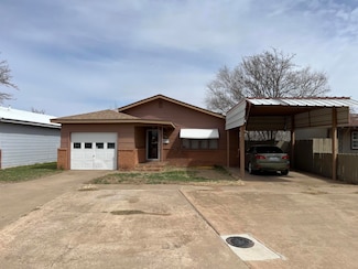 1304 Kokomo St, Plainview, TX 79072