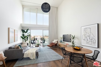 733 N Hudson Ave Unit 203, Los Angeles, CA 90038