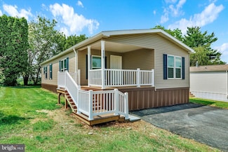 116 Carbridge Rd W, Stewartstown, PA 17363
