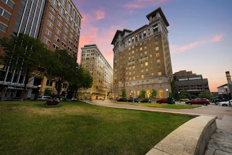 350 Saint Peter St Unit 1009, Saint Paul, MN 55102