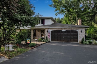 11191 Sunrise Ln, East Aurora, NY 14052
