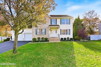 17 Nate Ln, Howell, NJ 07731