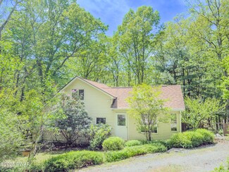 516 Lake Rd, Hawley, PA 18428