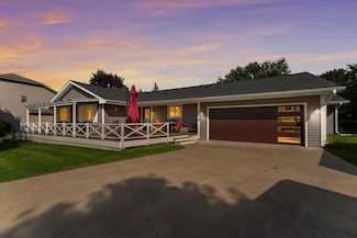 984 Boardwalk Ct, Saint Paul, MN 55126