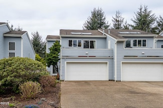 3930 NE Megginson St Unit D, Newport, OR 97365