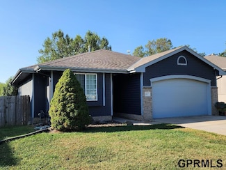 807 Cedar View Ln, Bellevue, NE 68123